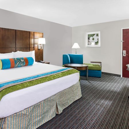 Holiday Inn Hotel & Suites Oklahoma City North By Ihg Ngoại thất bức ảnh