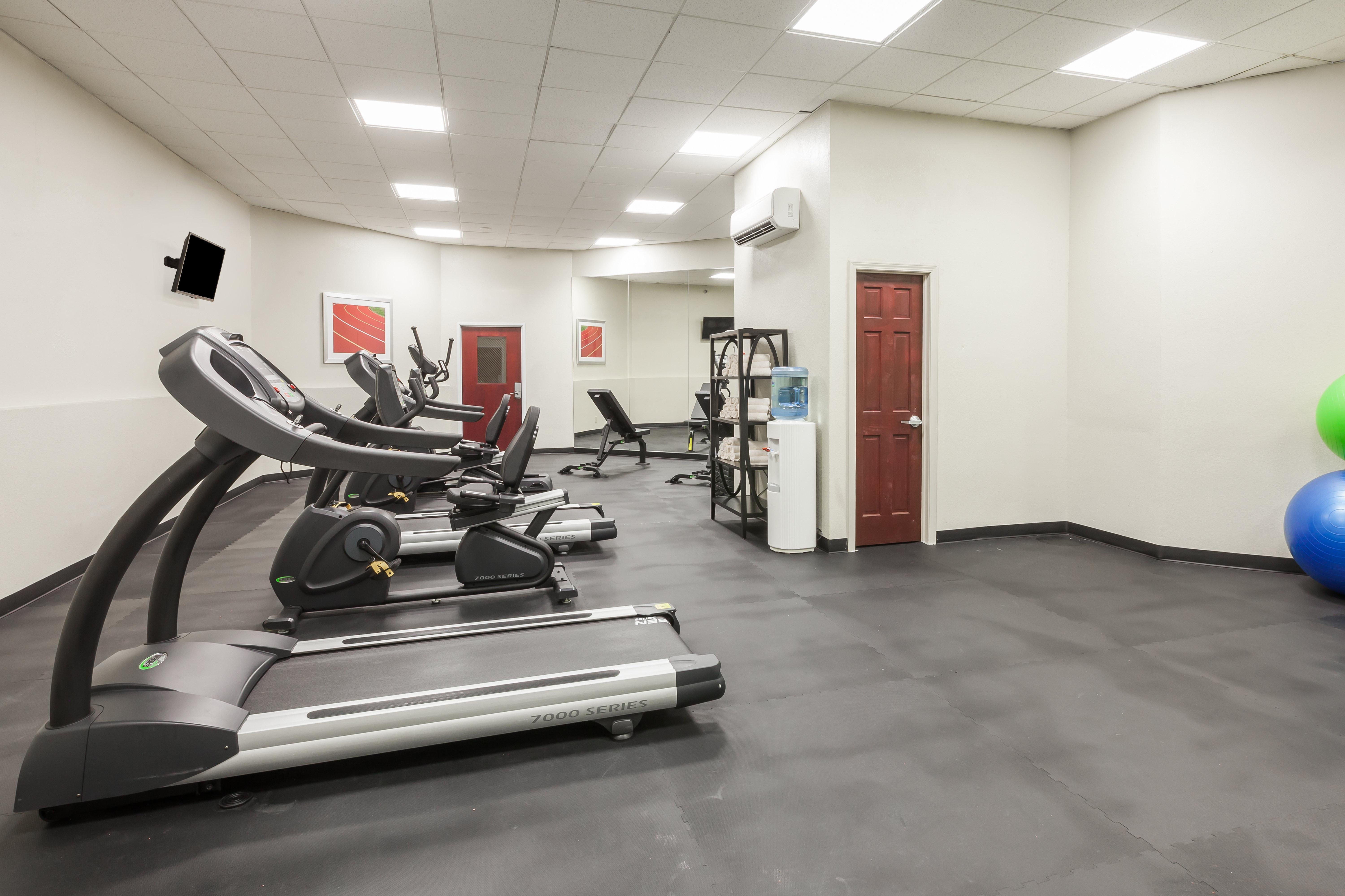 Holiday Inn Hotel & Suites Oklahoma City North By Ihg Ngoại thất bức ảnh