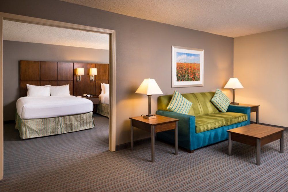 Holiday Inn Hotel & Suites Oklahoma City North By Ihg Ngoại thất bức ảnh